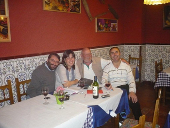 Netter Abend mit v.l. Emilio, Araceli und meinem Freund Paco in seinem Restaurant Pizzeria Roma